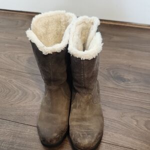 Sorel Brown Suede Winter Boots with Cream Faux-Shearling